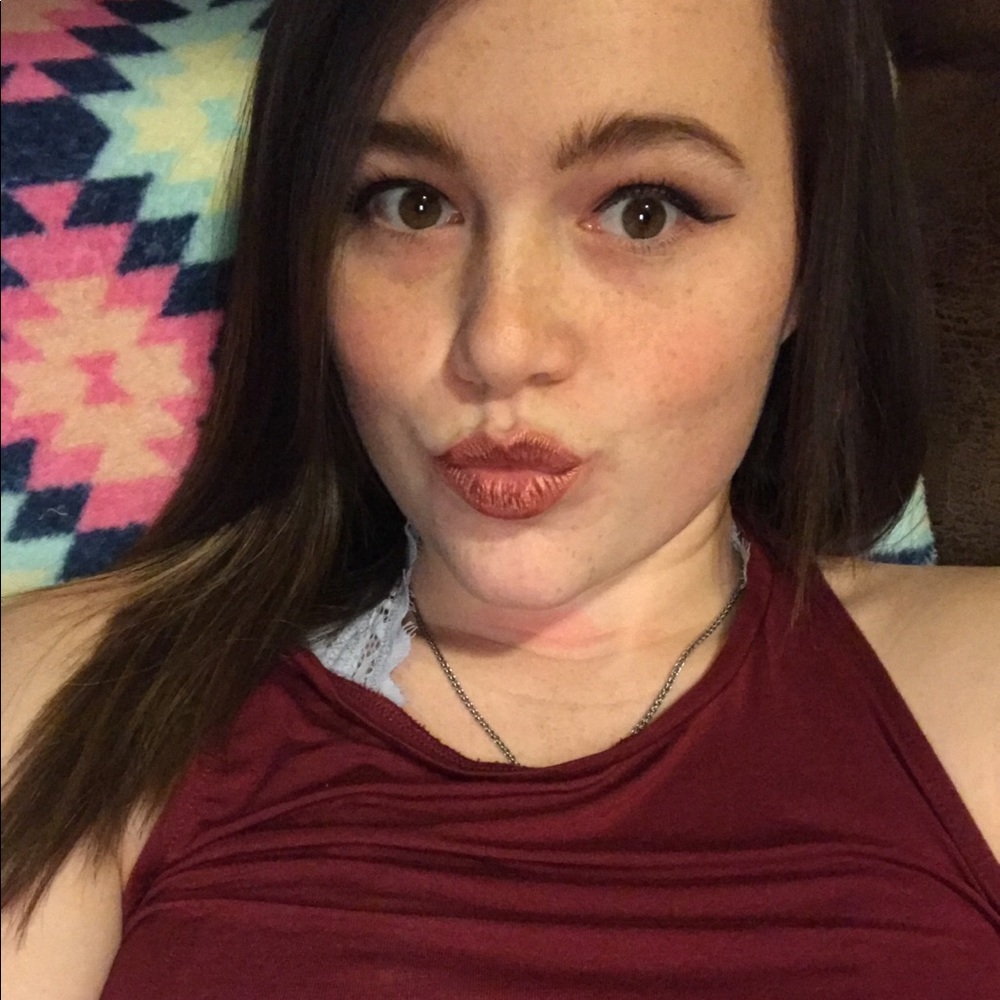 Meet your Posher, Caitlyn